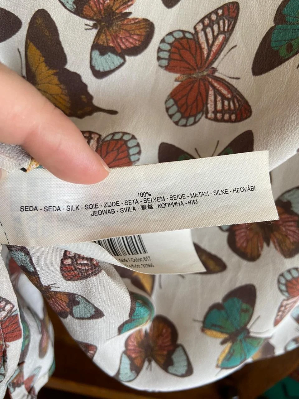 Blusa nueva de seda fluida, estampado mariposas - Massimo Dutti. Talla XS – photo 13